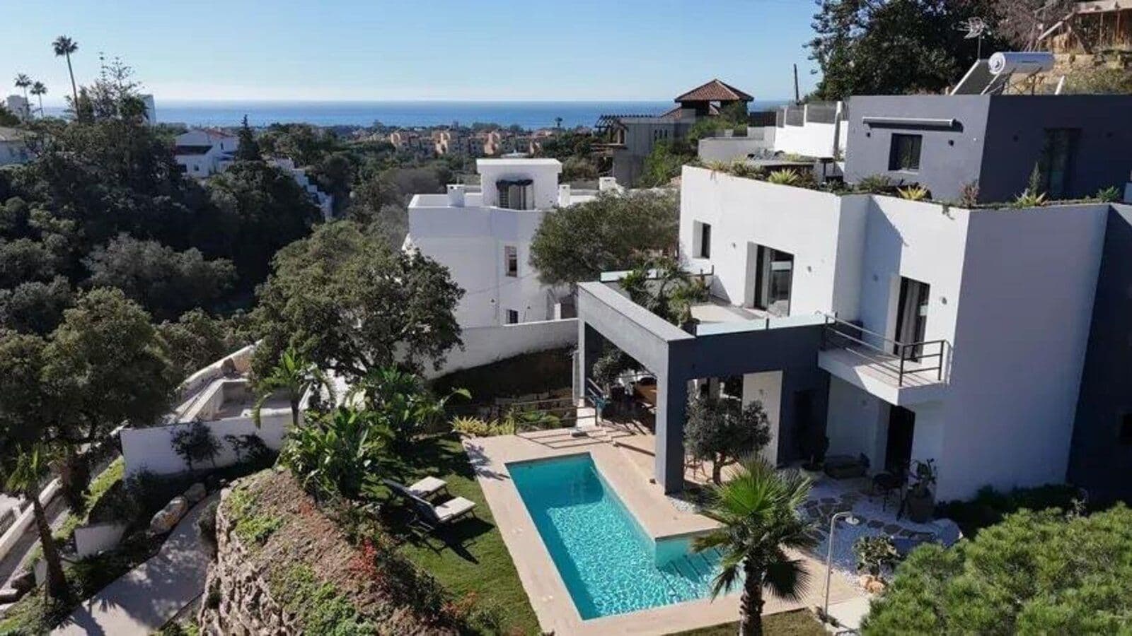 Detached Villa in Elviria, Marbella East