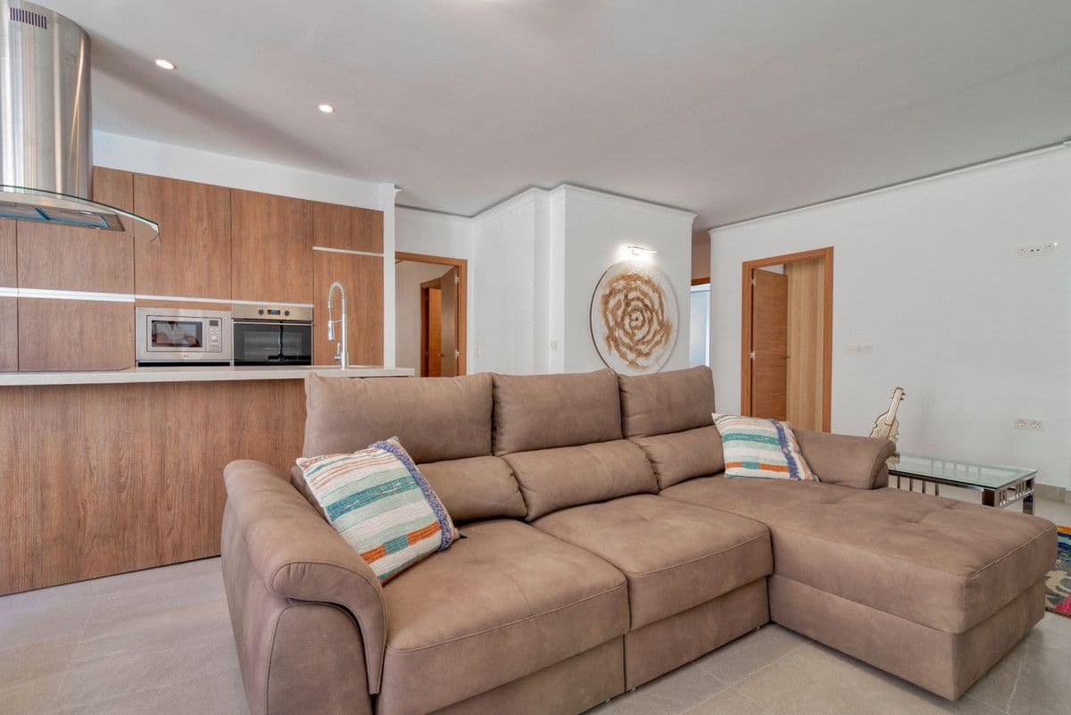 Middle Floor Apartment in Puerto Banús, Marbella