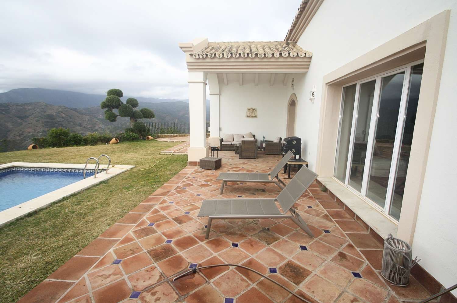 Detached Villa in Istán, Istán
