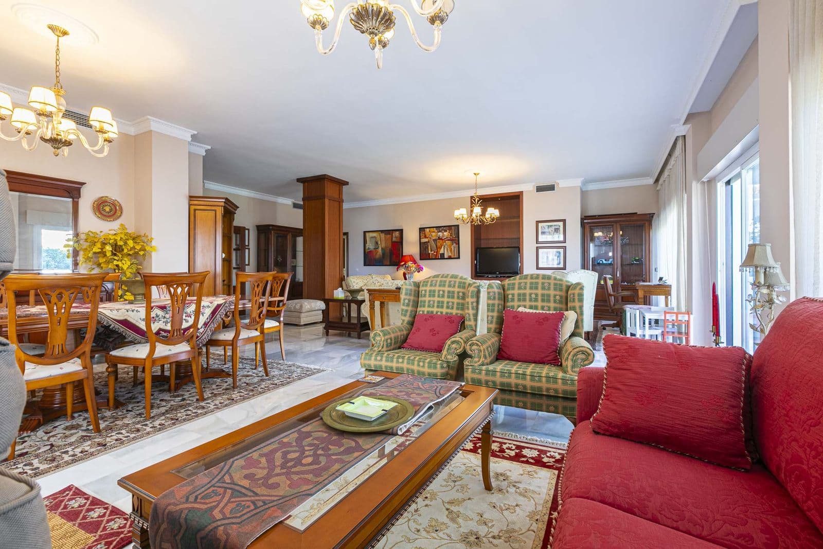 Middle Floor Apartment in Nueva Andalucía, Nueva Andalucía