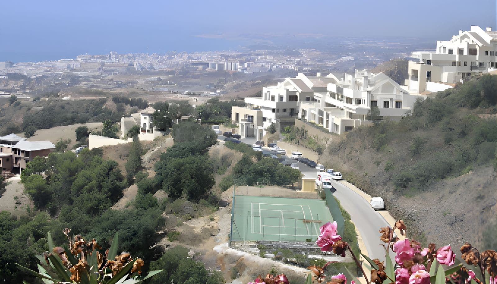 Middle Floor Apartment in Altos de los Monteros, Marbella East