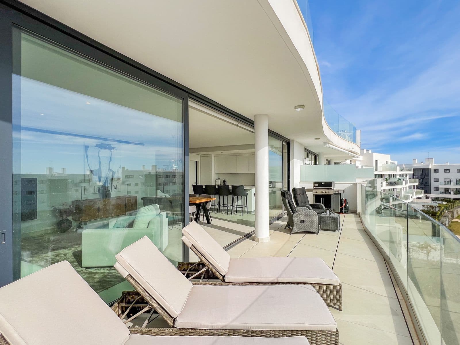 Middle Floor Apartment in Higueron, Fuengirola