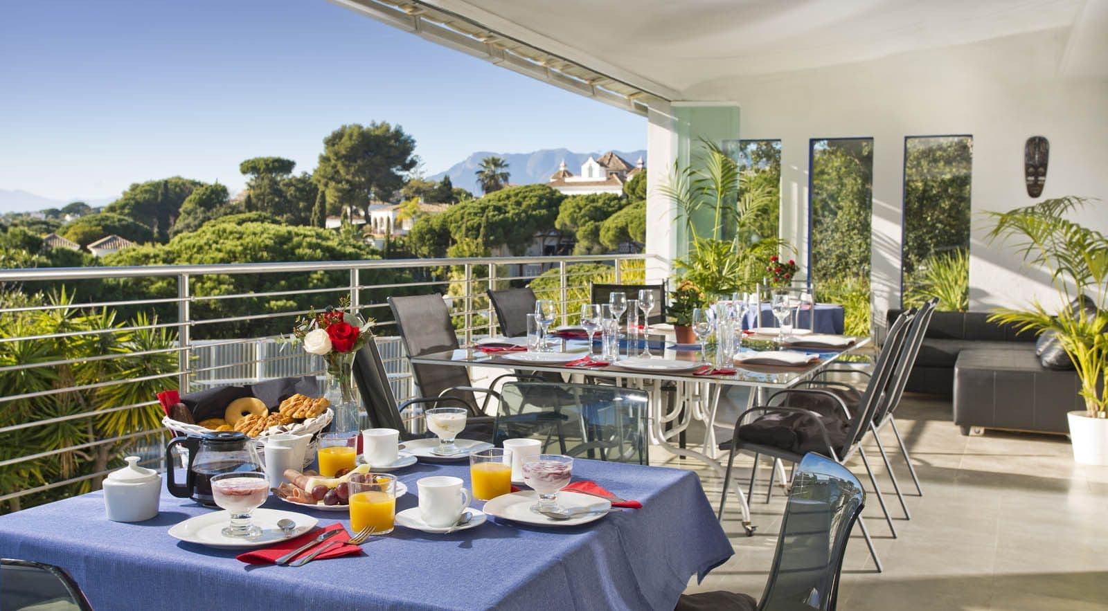 Detached Villa in Elviria, Marbella East