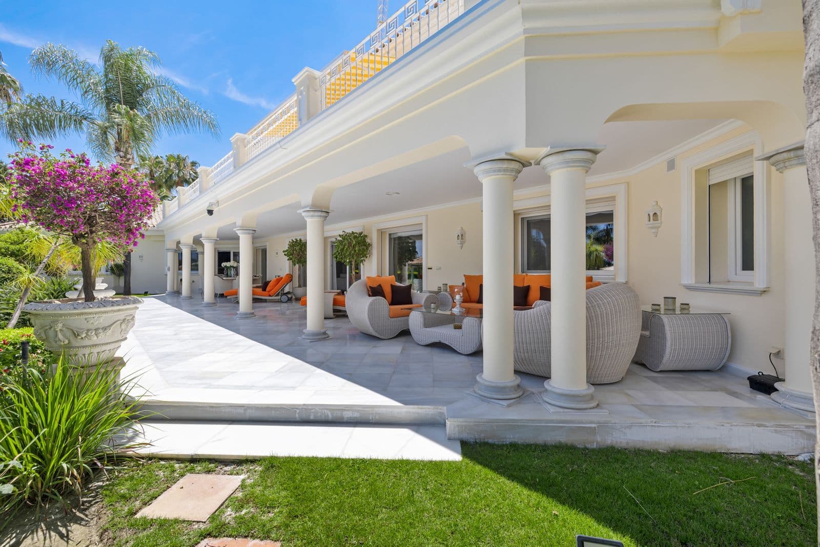 Detached Villa in Nueva Andalucía, Nueva Andalucía