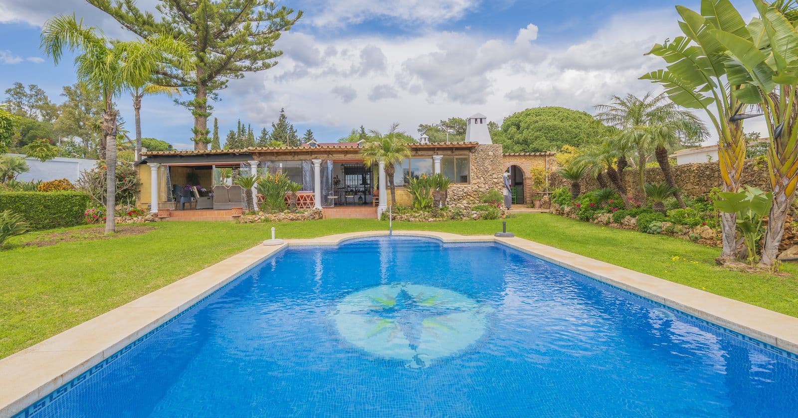 Detached Villa in Las Chapas, Marbella East