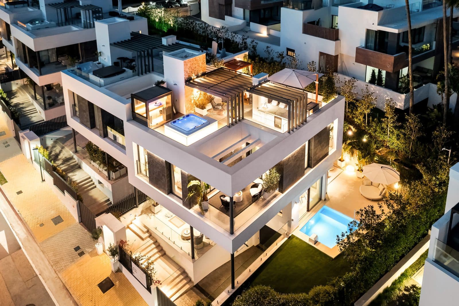 Semi-Detached House in Sierra Blanca, Marbella