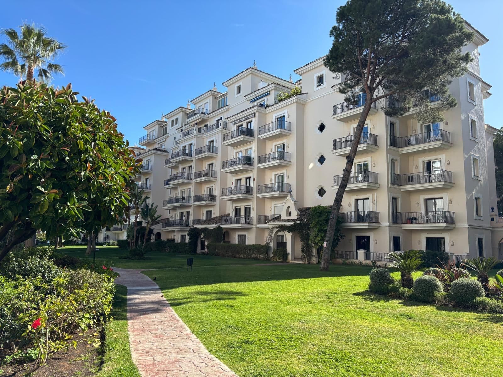 Middle Floor Apartment in Nueva Andalucía, Nueva Andalucía