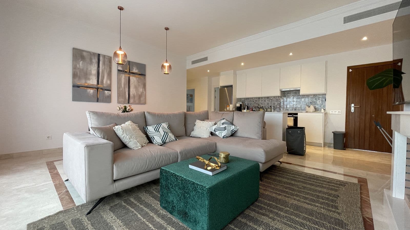 Middle Floor Apartment in El Paraiso, Estepona