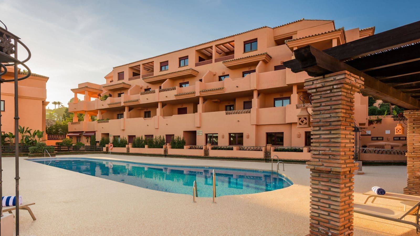 Middle Floor Apartment in Benahavís, Benahavís