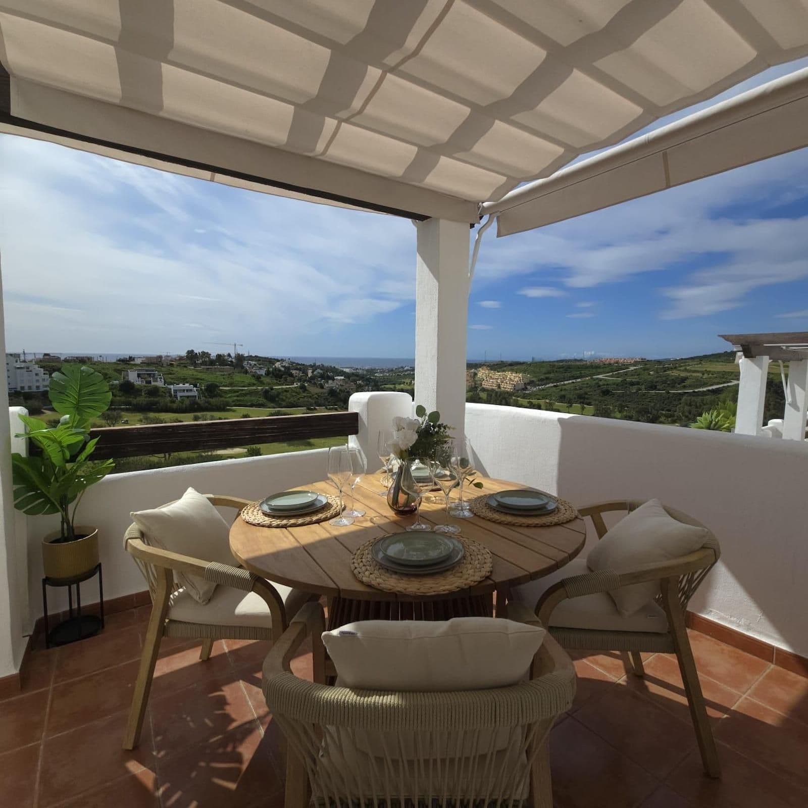 Middle Floor Apartment in Valle Romano, Estepona