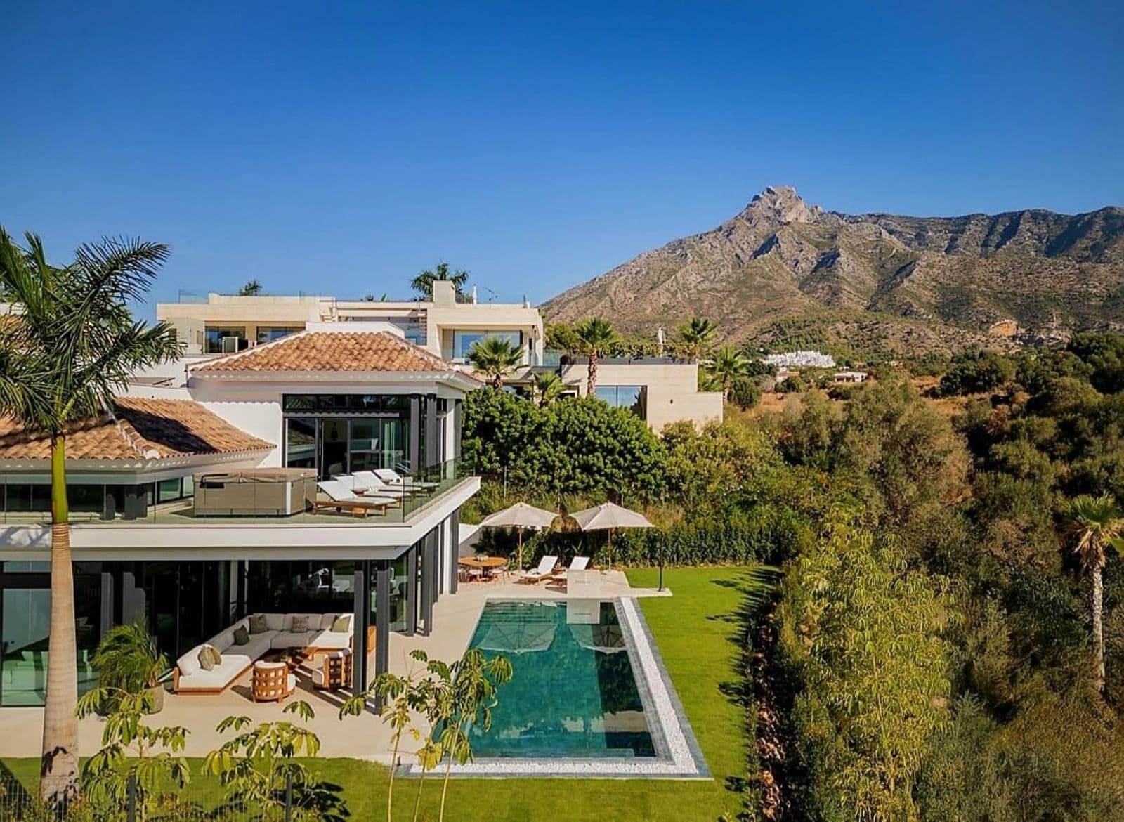 Detached Villa in The Golden Mile, Marbella
