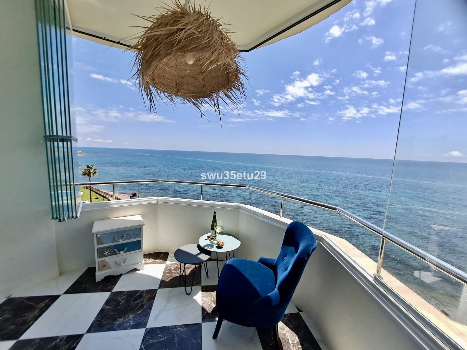 Middle Floor Apartment in Calahonda, Mijas
