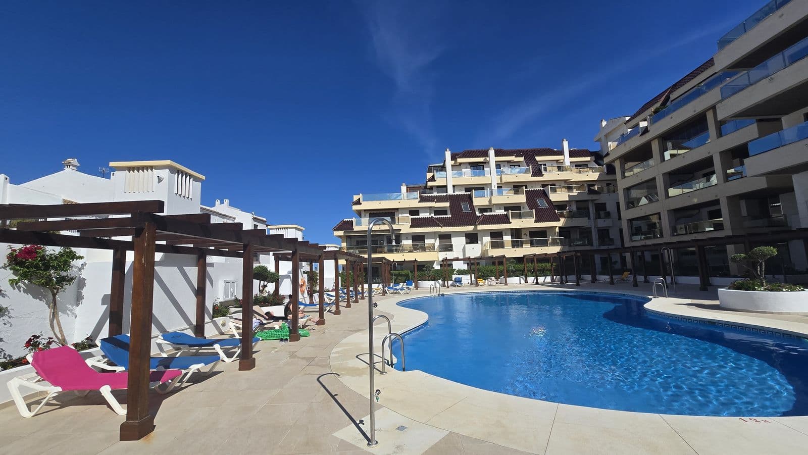 Middle Floor Apartment in La Duquesa, Manilva