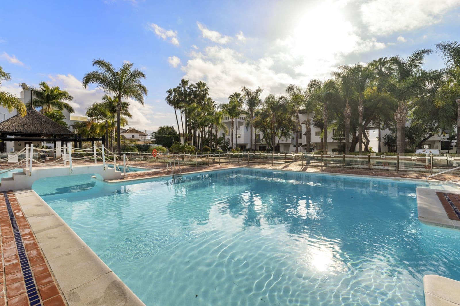 Middle Floor Apartment in The Golden Mile, Marbella