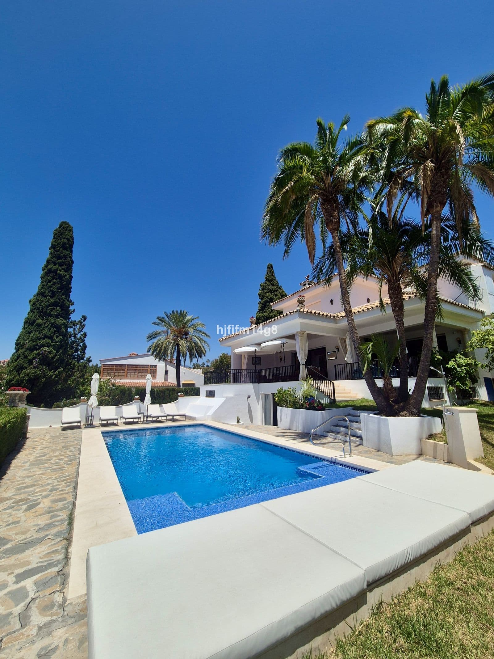 Detached Villa in La Campana, Nueva Andalucía