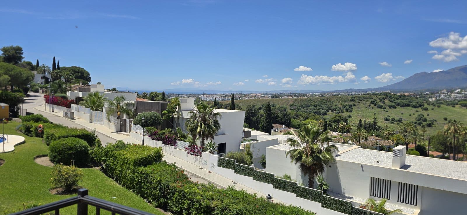 Duplex in El Paraiso, Estepona