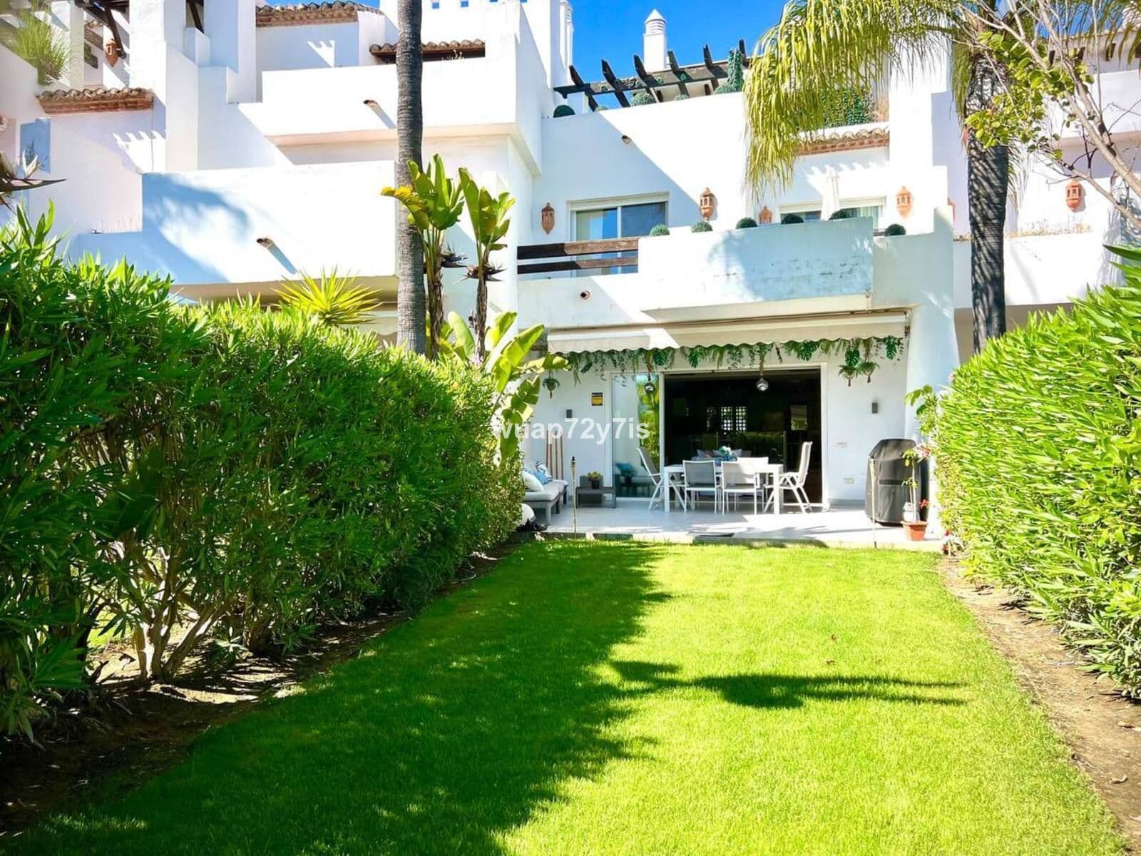Townhouse in Estepona, Estepona