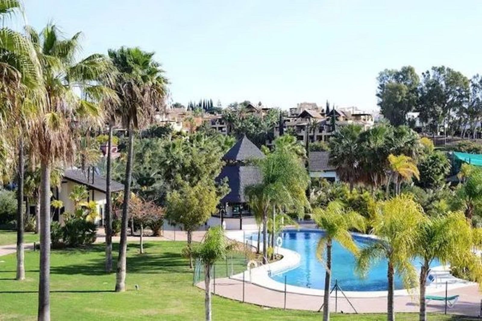 Middle Floor Apartment in Estepona, Estepona