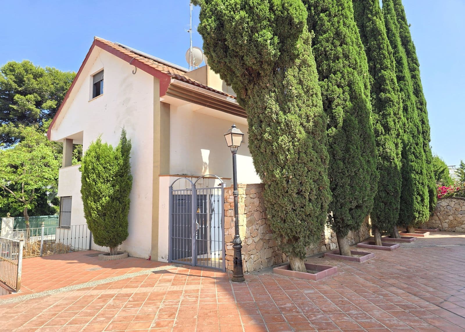 Townhouse in Benalmadena Costa, Benalmádena