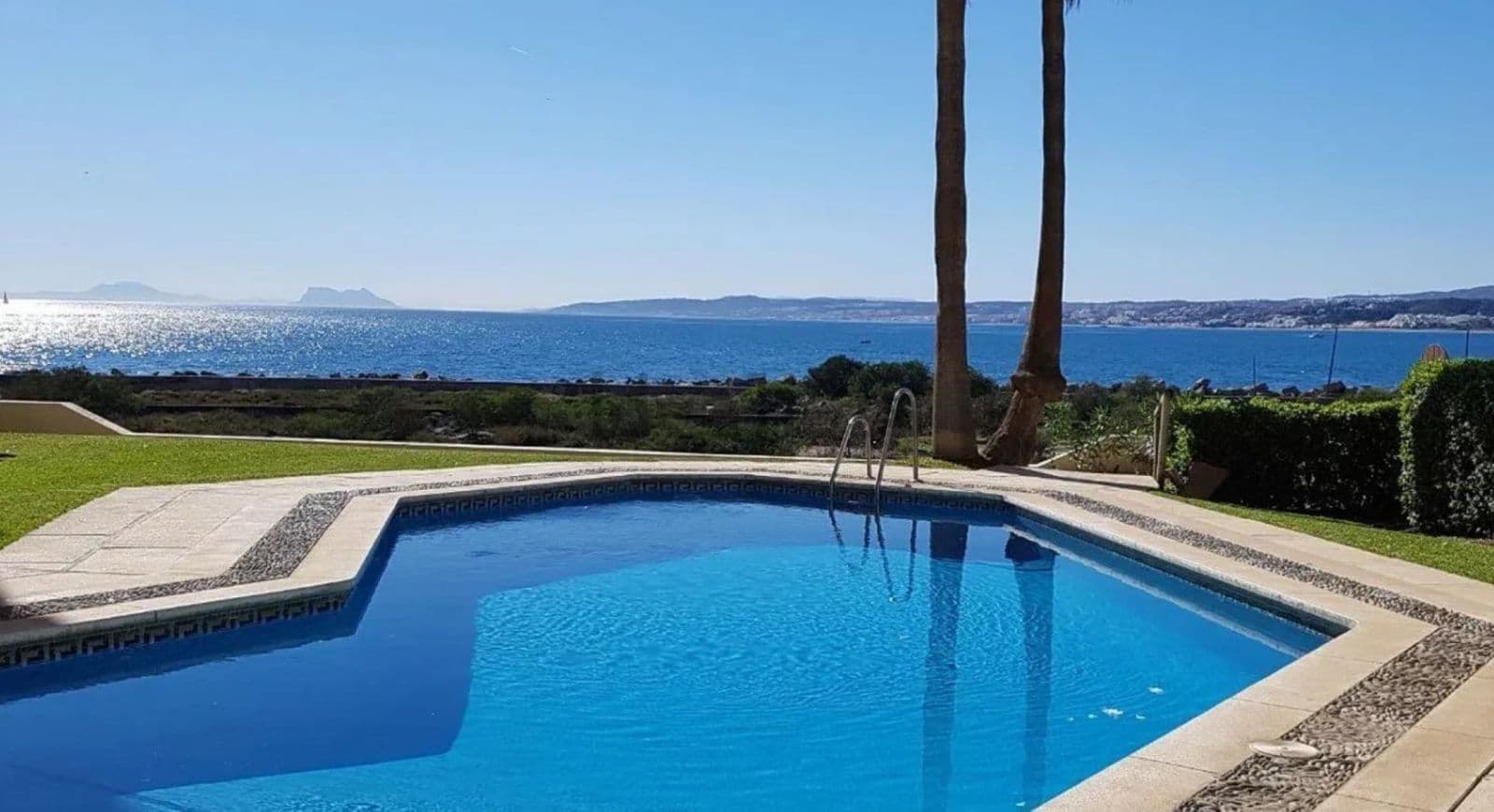 Middle Floor Apartment in Estepona, Estepona