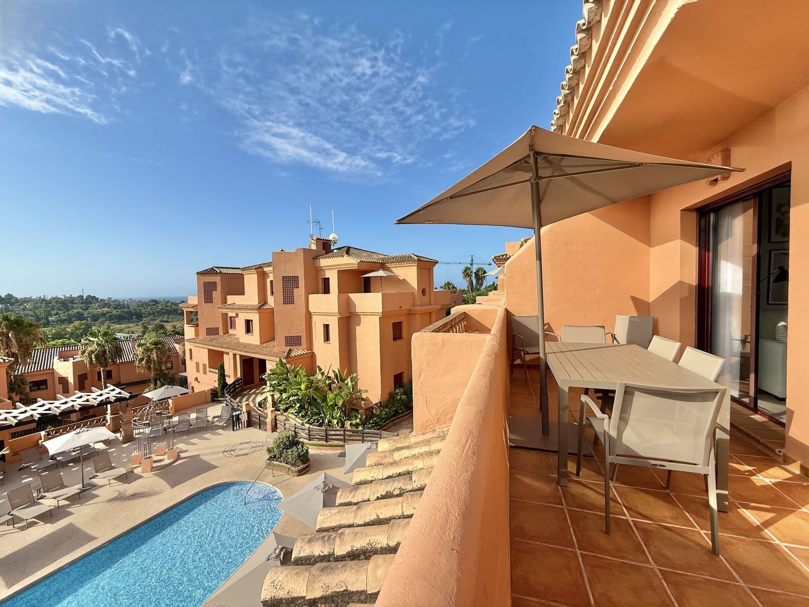 Middle Floor Apartment in Benahavís, Benahavís