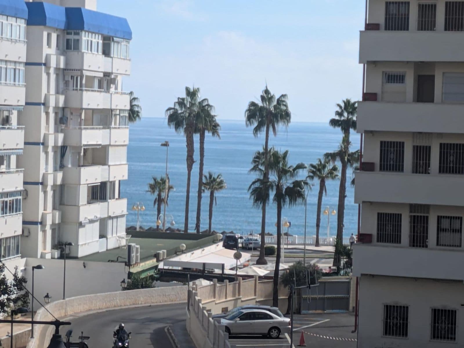 Middle Floor Apartment in Benalmadena Costa, Benalmádena