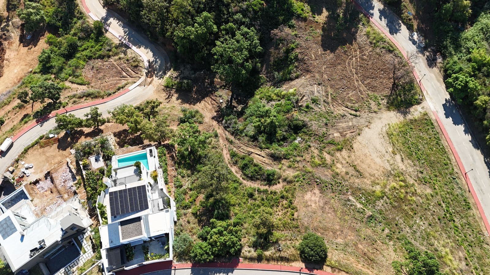 Residential Plot in La Mairena, Marbella East