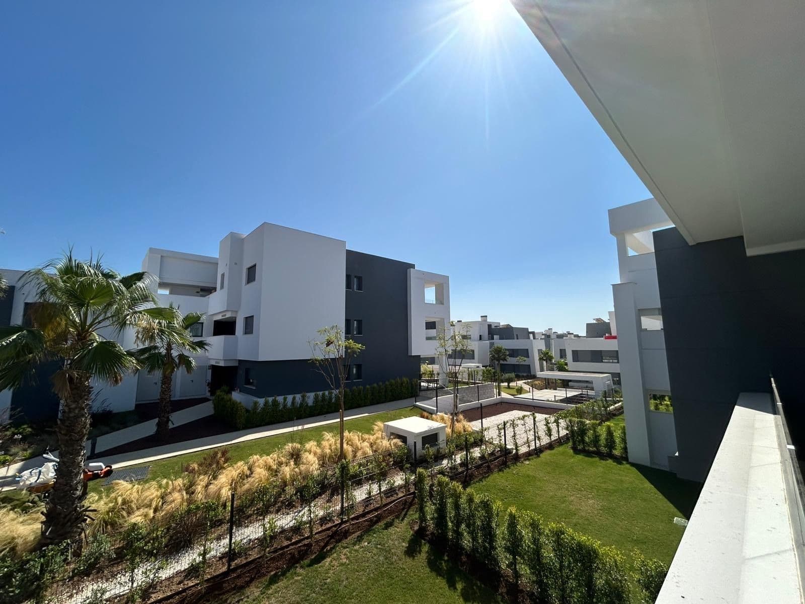Middle Floor Apartment in Selwo, Estepona