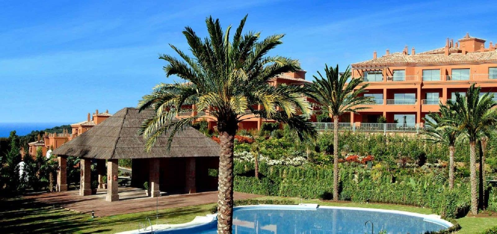 Middle Floor Apartment in Atalaya, Estepona