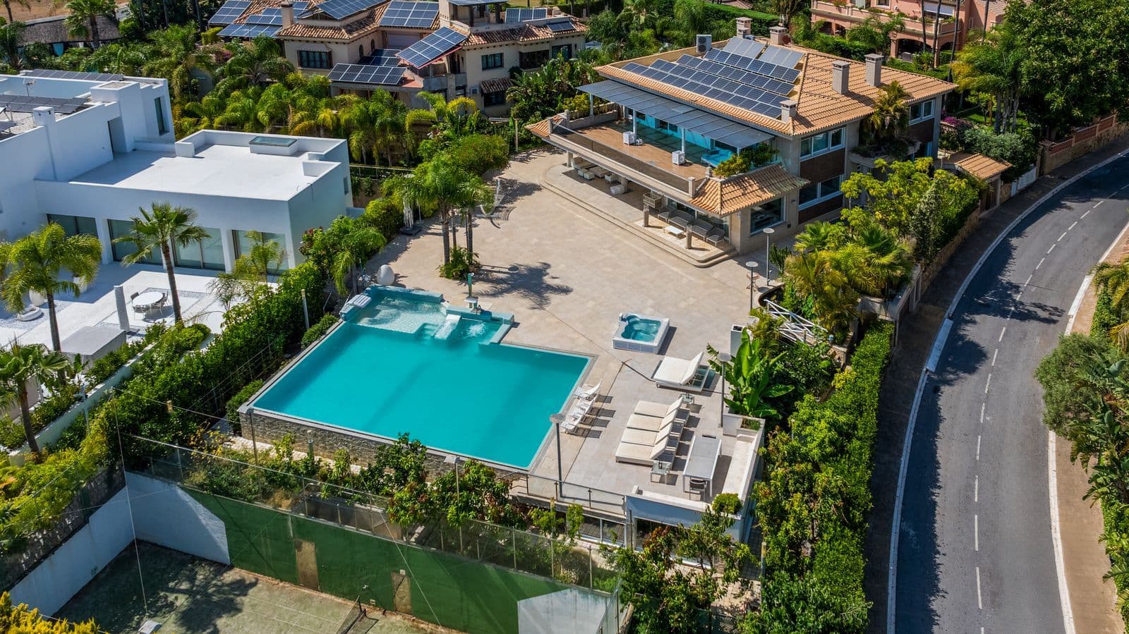 Detached Villa in Bahía de Marbella, Marbella East