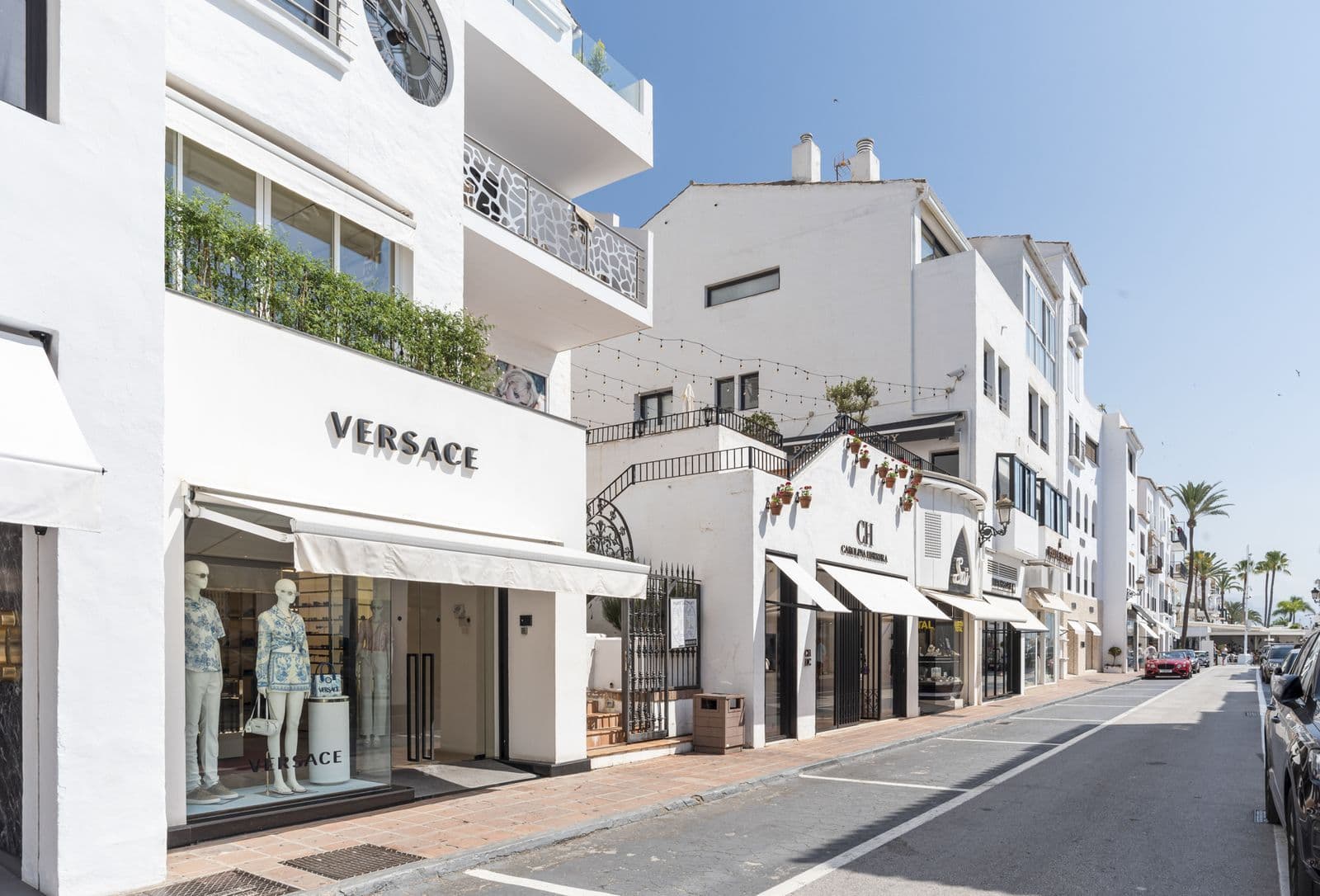 Middle Floor Apartment in Puerto Banús, Marbella