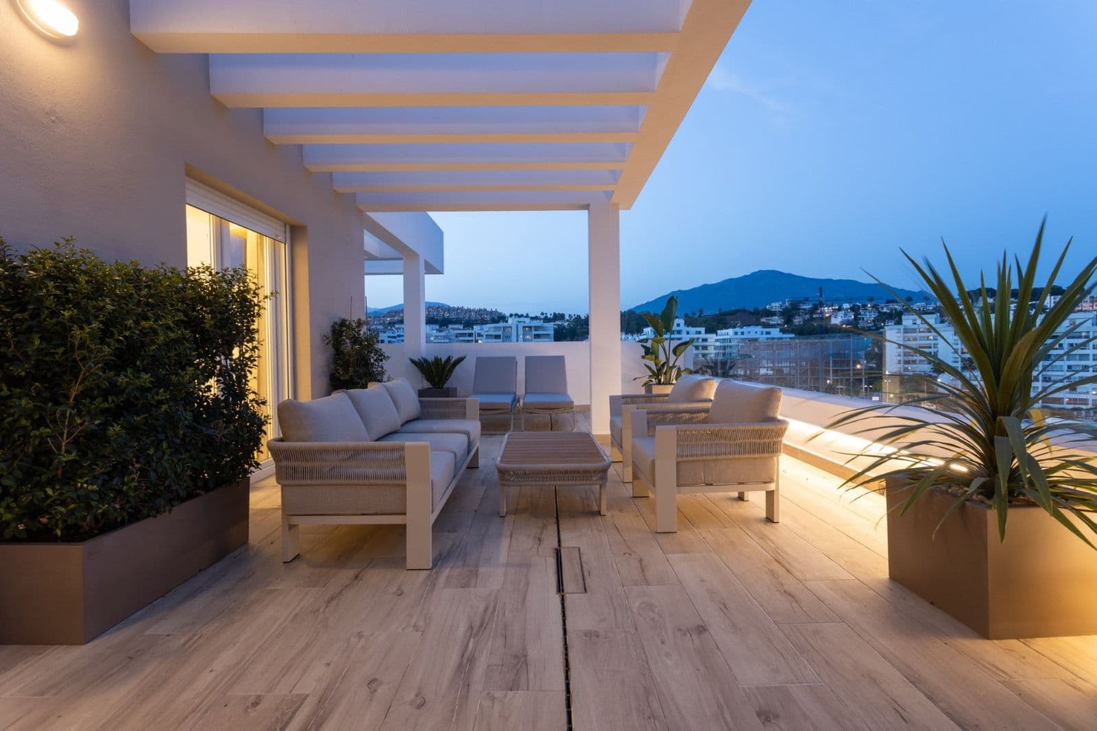 Middle Floor Apartment in Nueva Andalucía, Nueva Andalucía