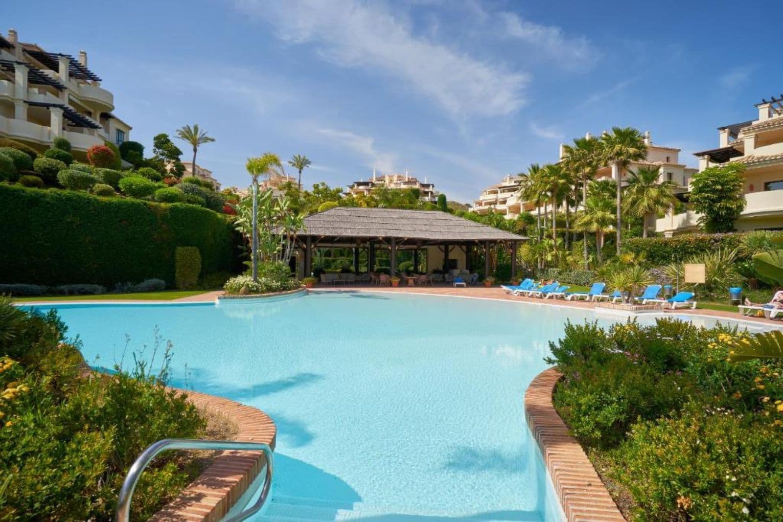 Middle Floor Apartment in Benahavís, Benahavís