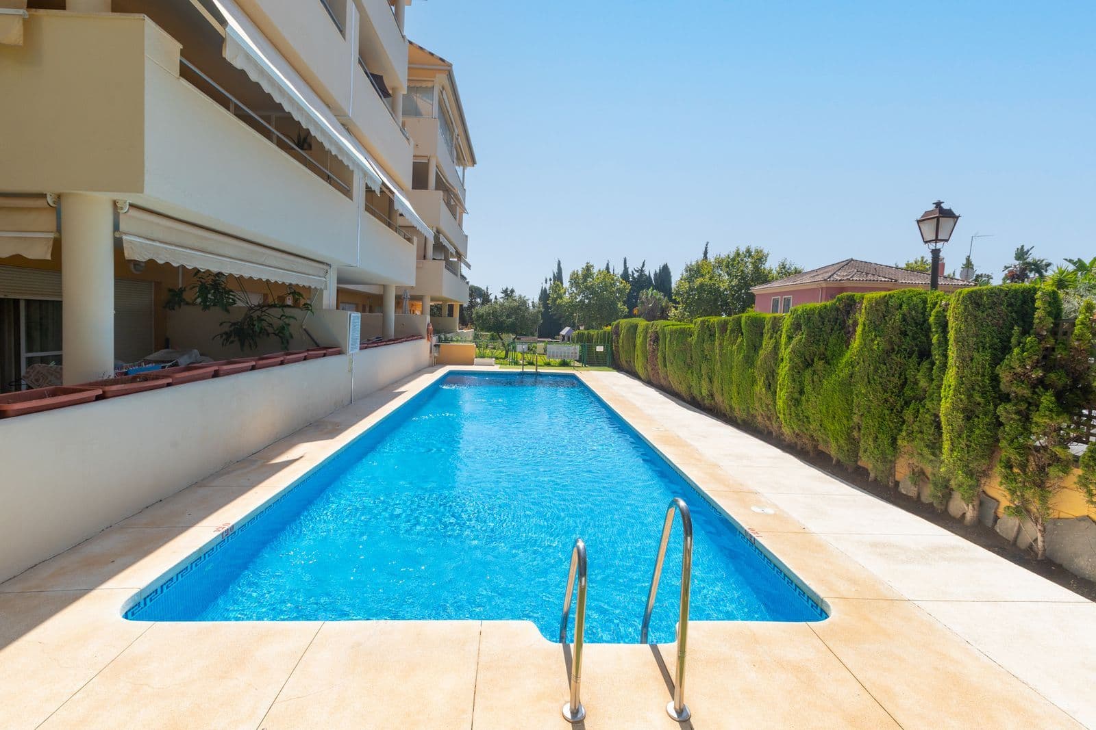 Middle Floor Apartment in Elviria, Marbella East