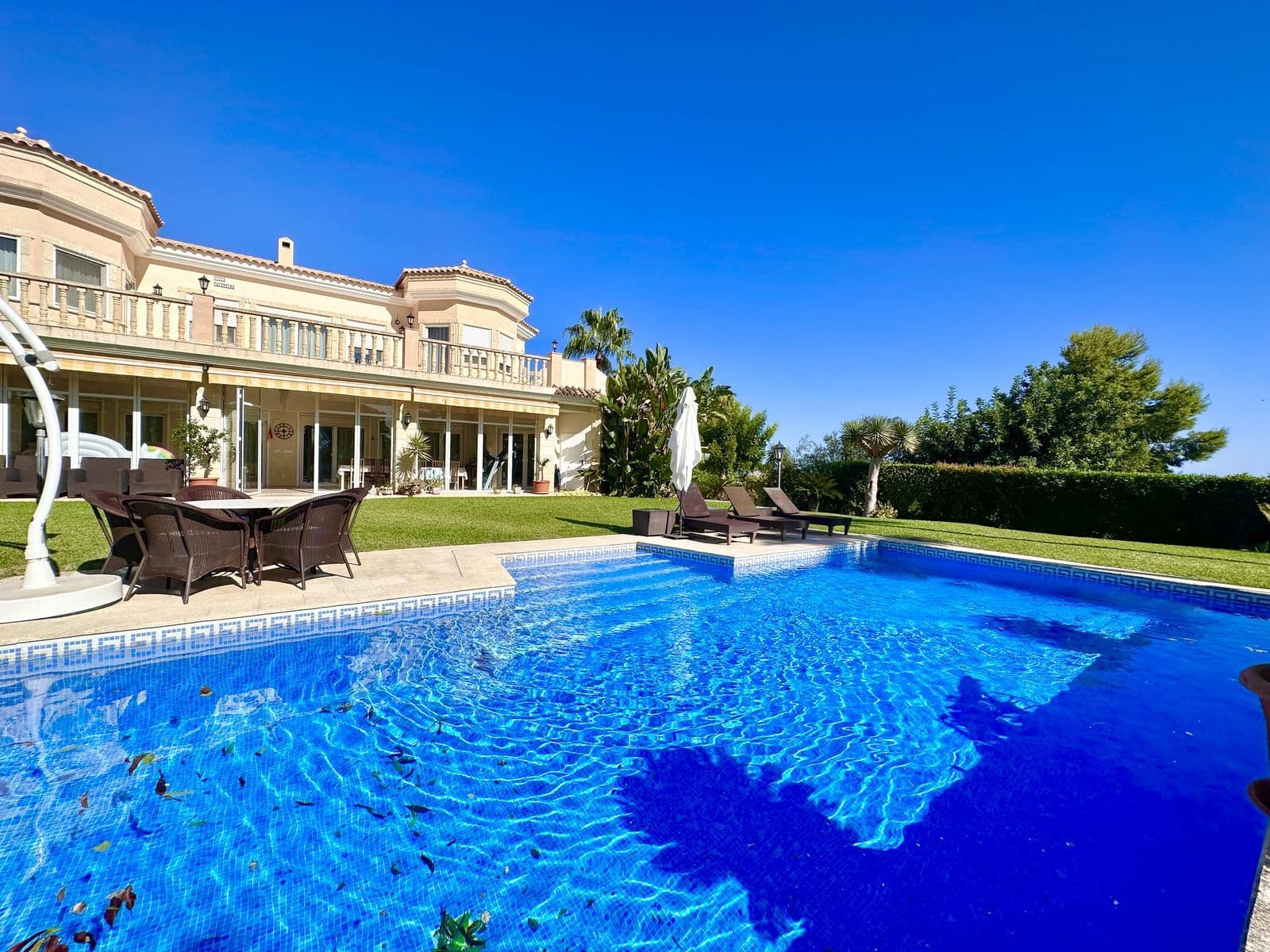 Detached Villa in El Rosario, Marbella East