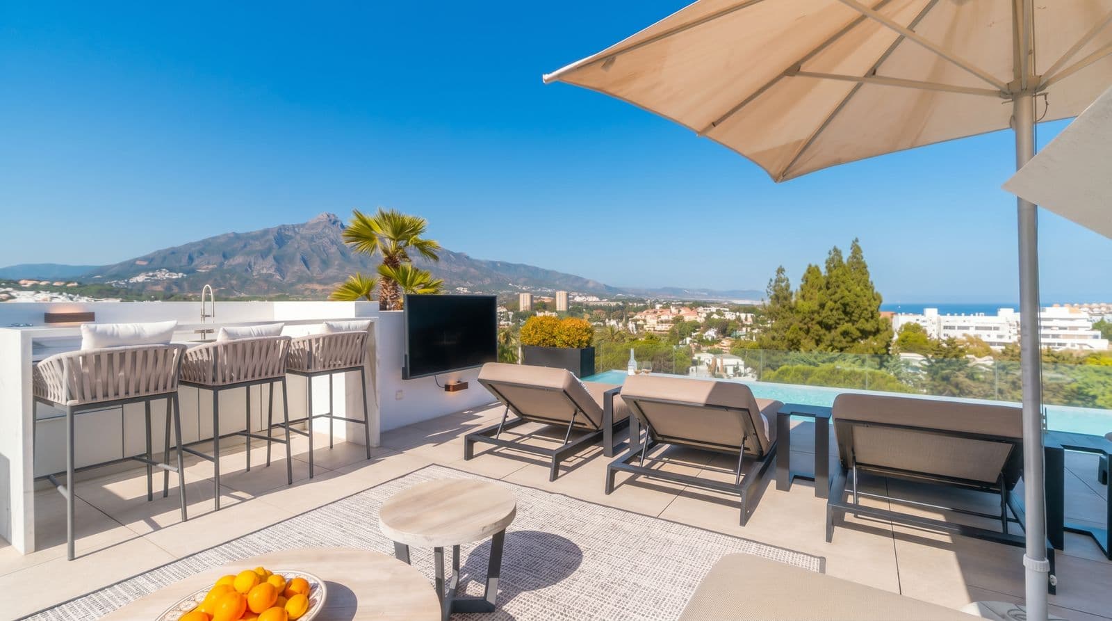 Detached Villa in Nueva Andalucía, Nueva Andalucía