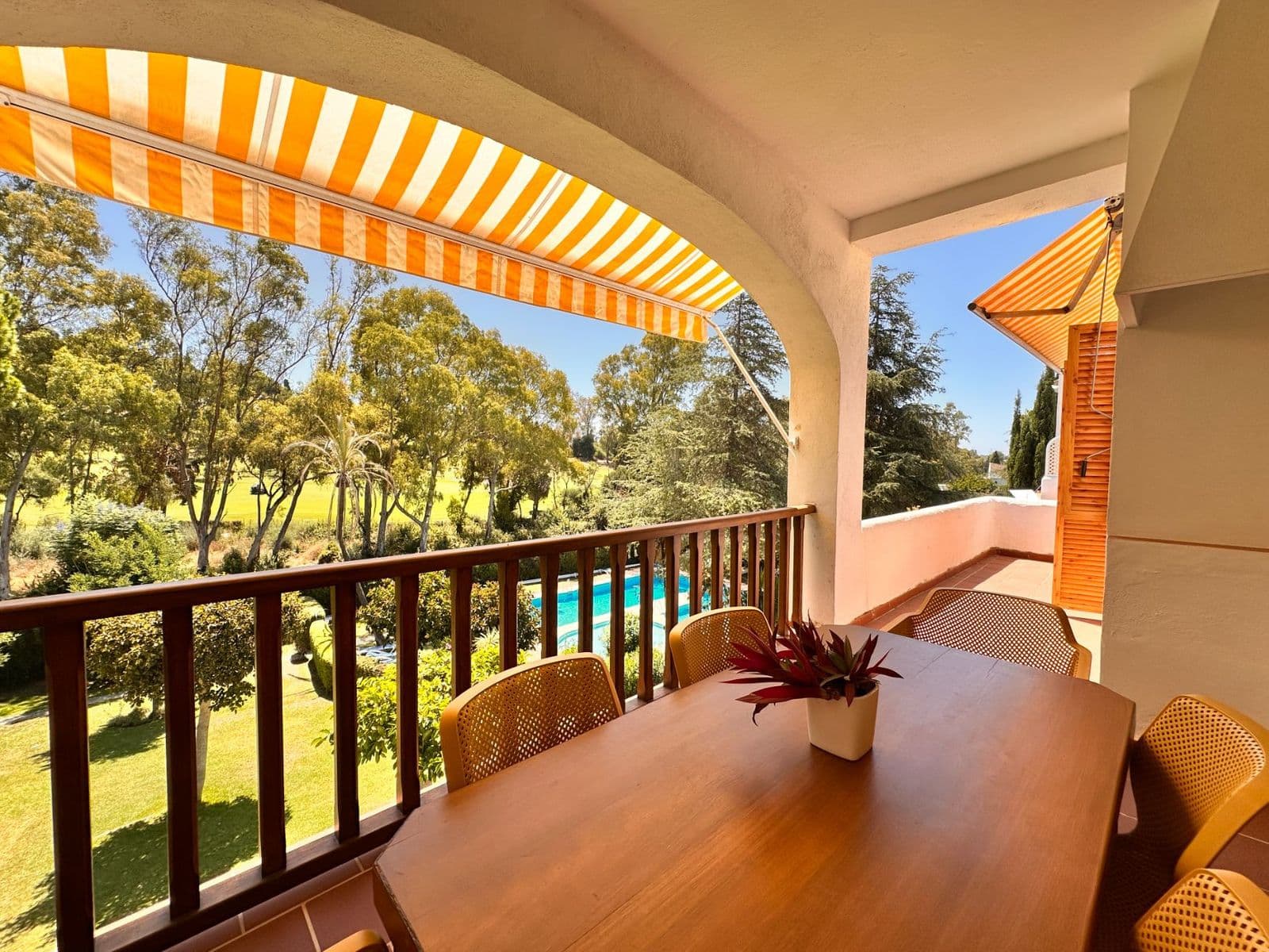 Middle Floor Apartment in Nueva Andalucía, Nueva Andalucía