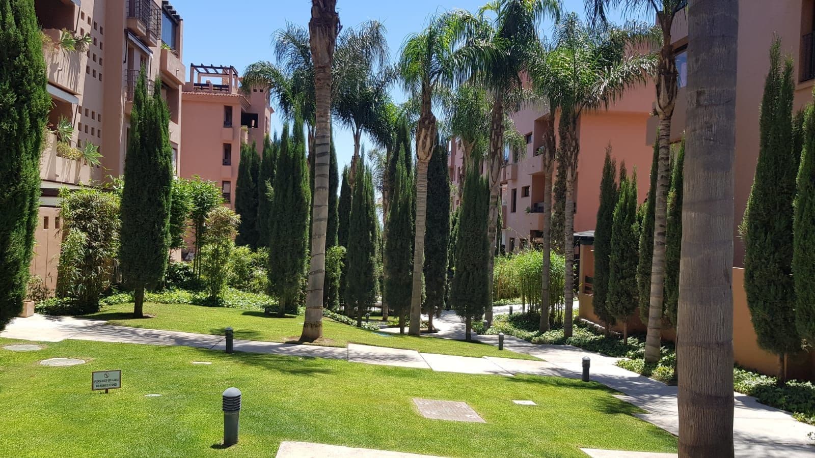 Top Floor Apartment in Benalmadena, Benalmádena