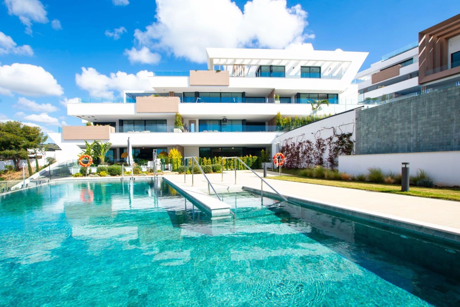 Ground Floor Apartment in Artola, Marbella East