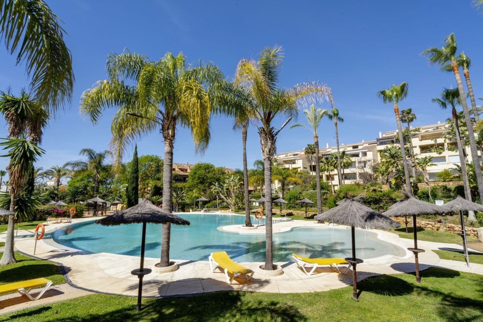 Ground Floor Apartment in Bahía de Marbella, Marbella East