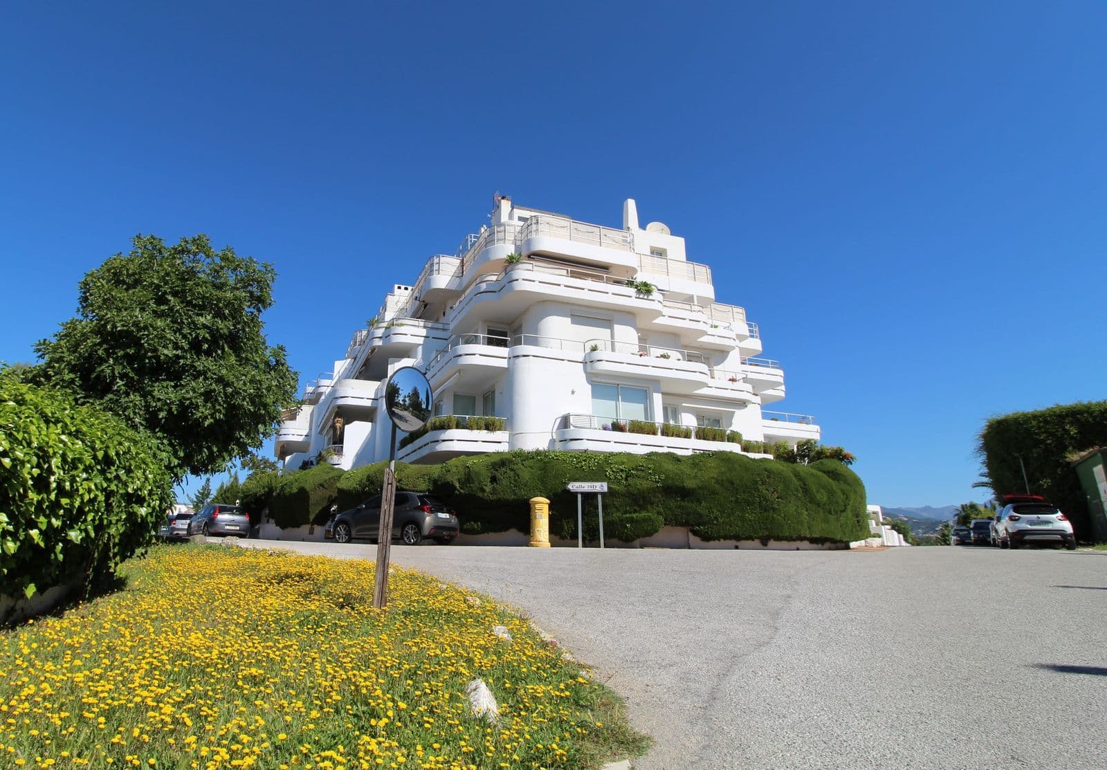 Middle Floor Apartment in Guadalmina Alta, Marbella