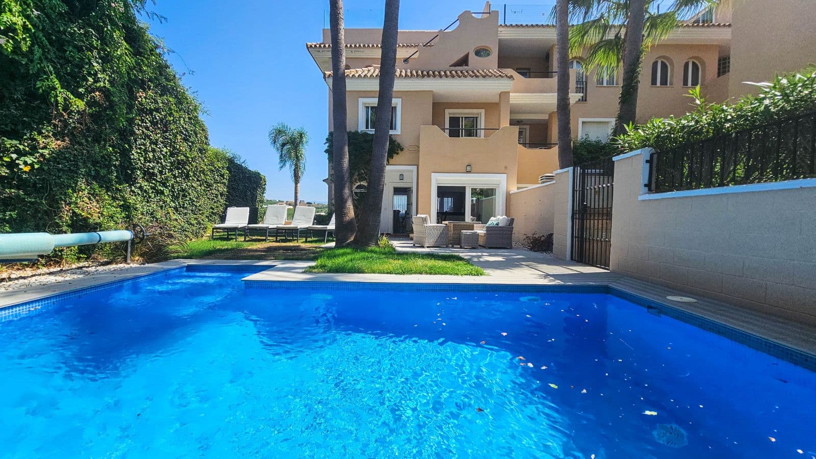 Semi-Detached House in La Duquesa, Manilva