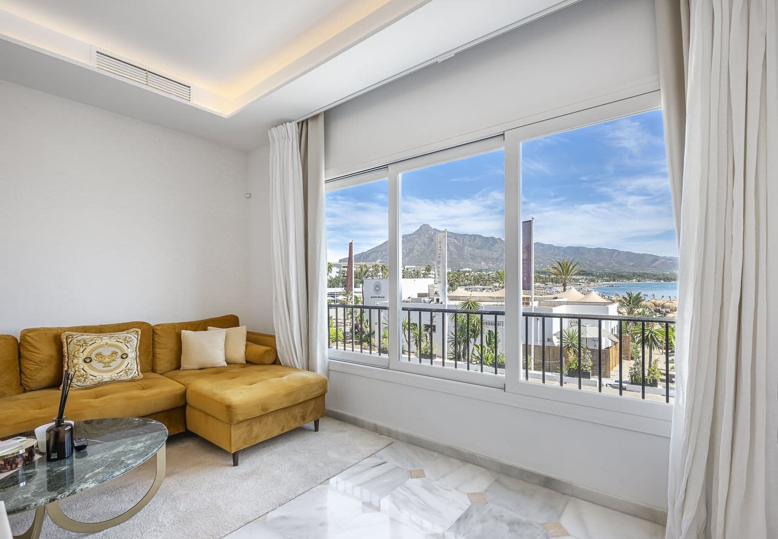 Top Floor Apartment in Puerto Banús, Marbella