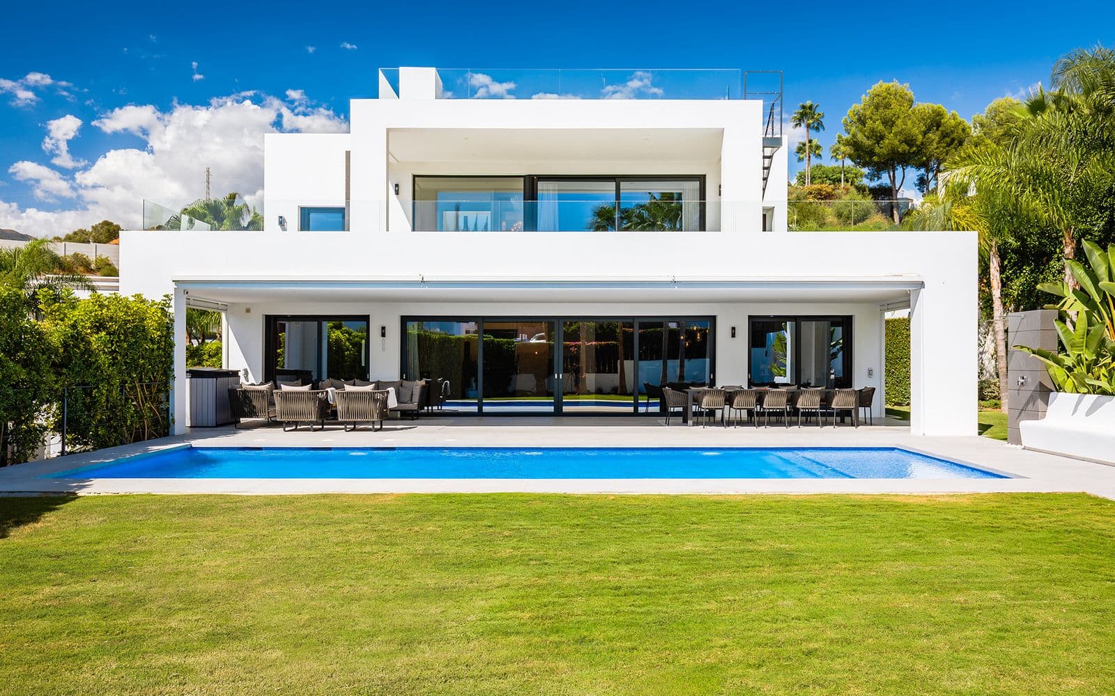 Detached Villa in Nueva Andalucía, Nueva Andalucía