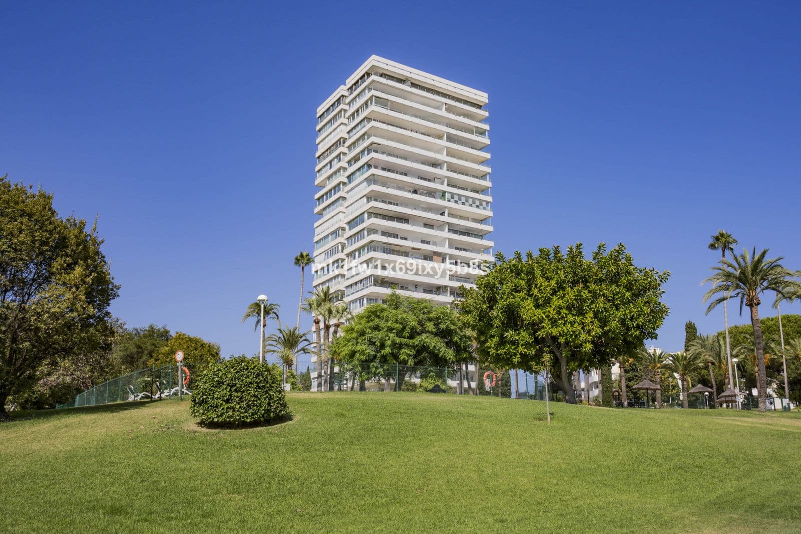 Middle Floor Apartment in Río Real, Marbella East
