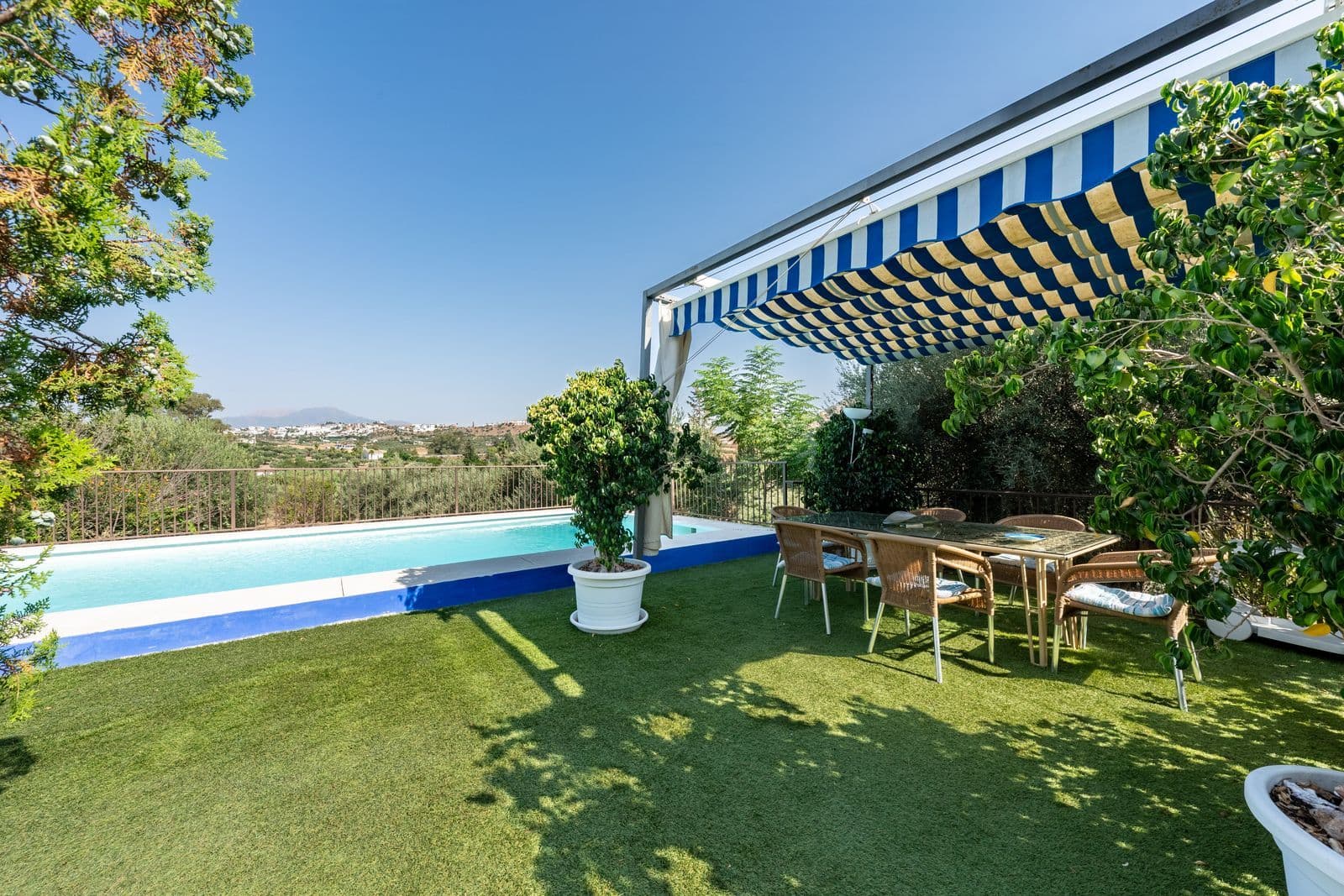 Finca - Cortijo in Coín, Coín