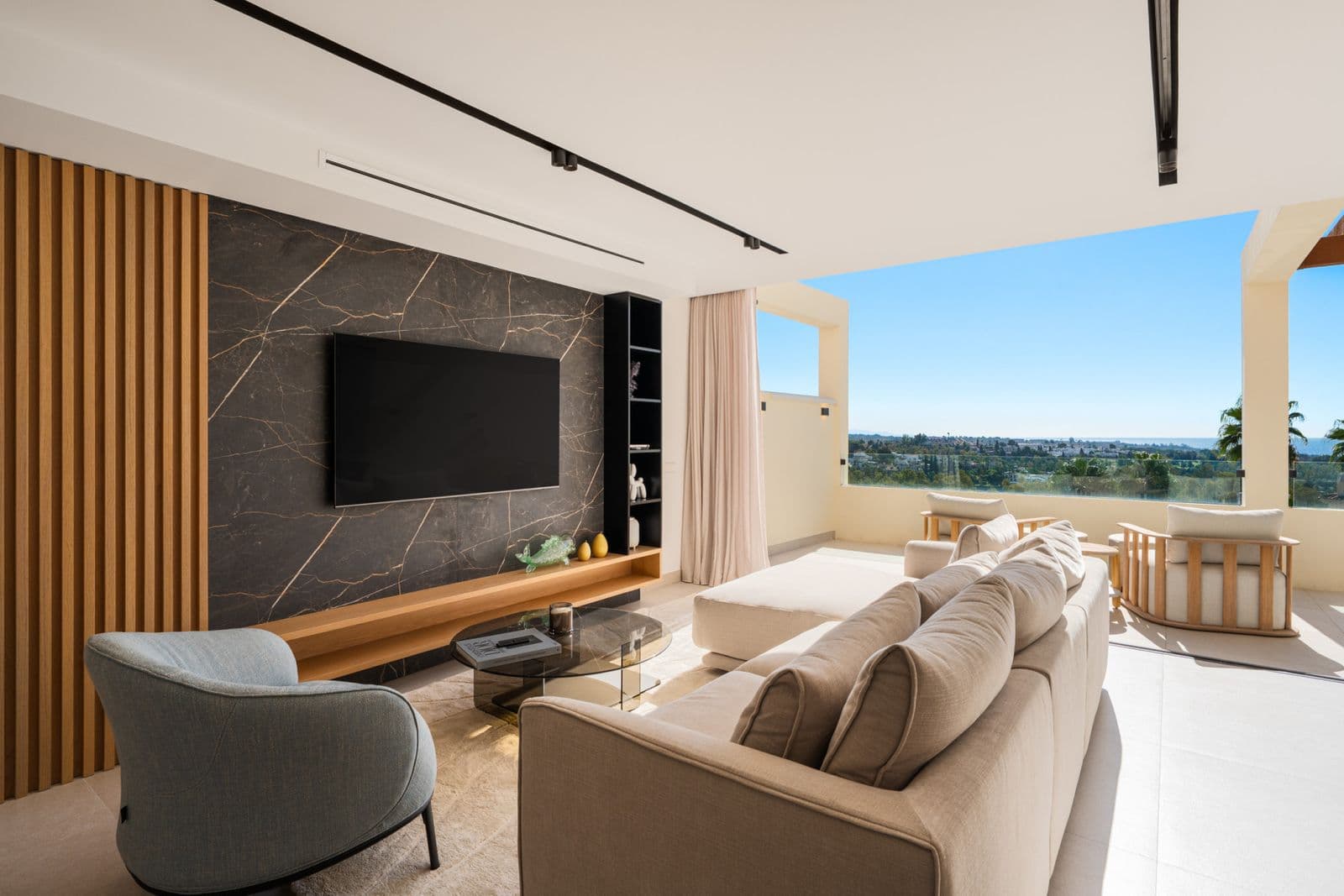 Middle Floor Apartment in Nueva Andalucía, Nueva Andalucía