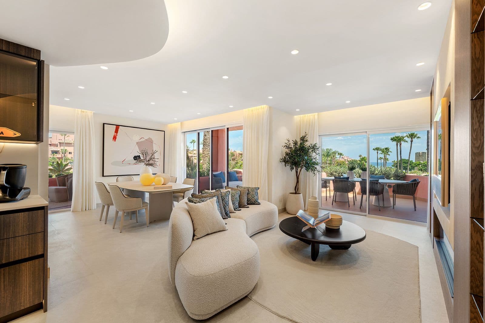 Middle Floor Apartment in New Golden Mile, Estepona