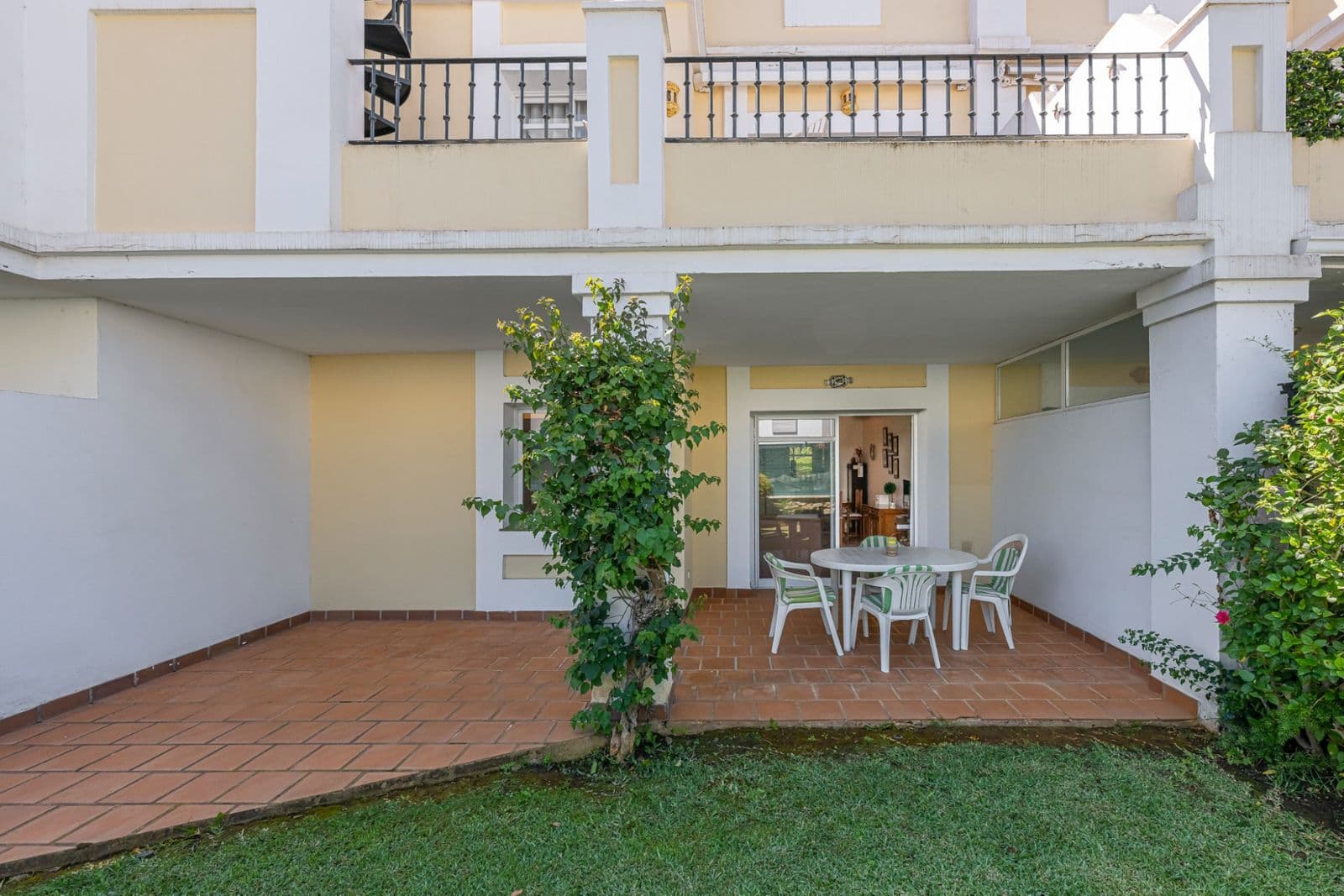 Ground Floor Apartment in Nueva Andalucía, Nueva Andalucía