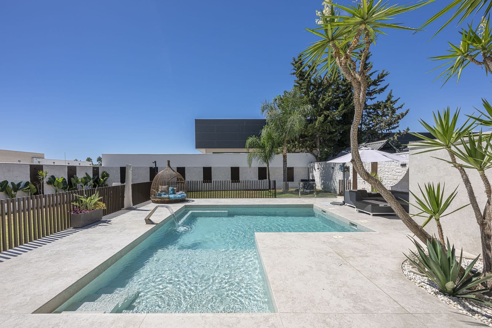 Detached Villa in New Golden Mile, Estepona